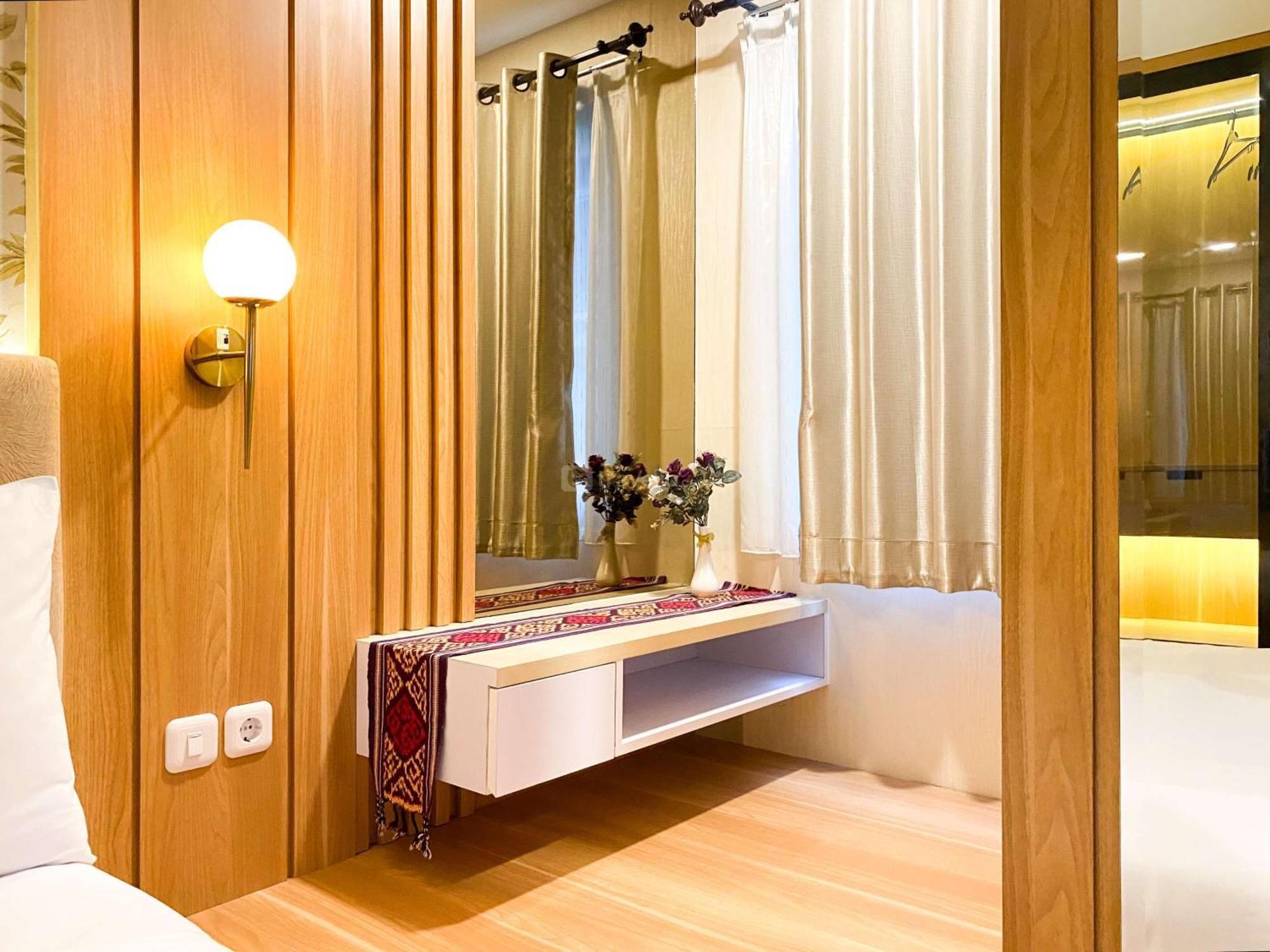 Comfy And Modern Look 1br Gateway Park Lrt By Travelio * Bekasi