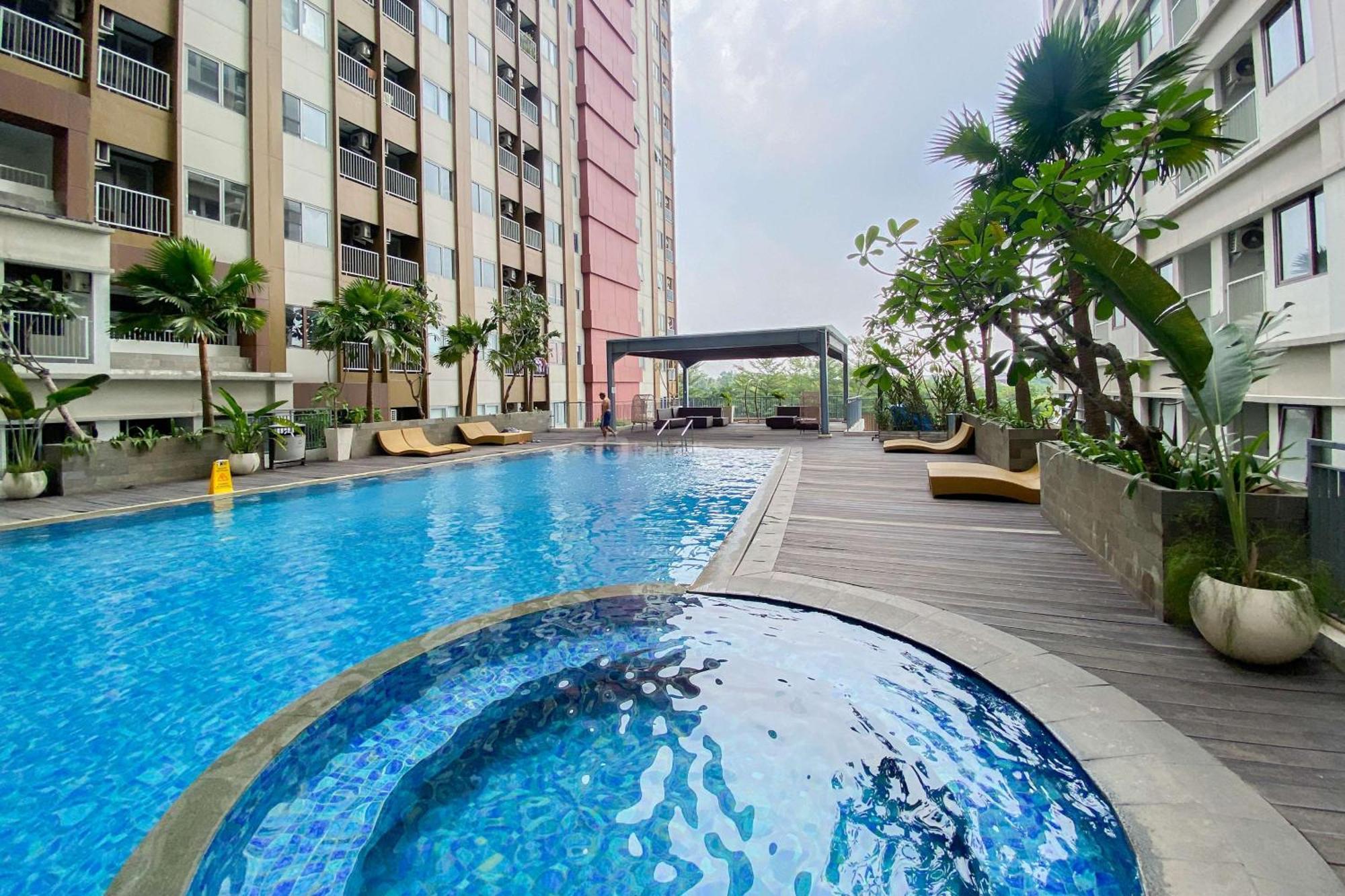 Apartemen Comfy And Modern Look 1br Gateway Park Lrt By Travelio Bekasi