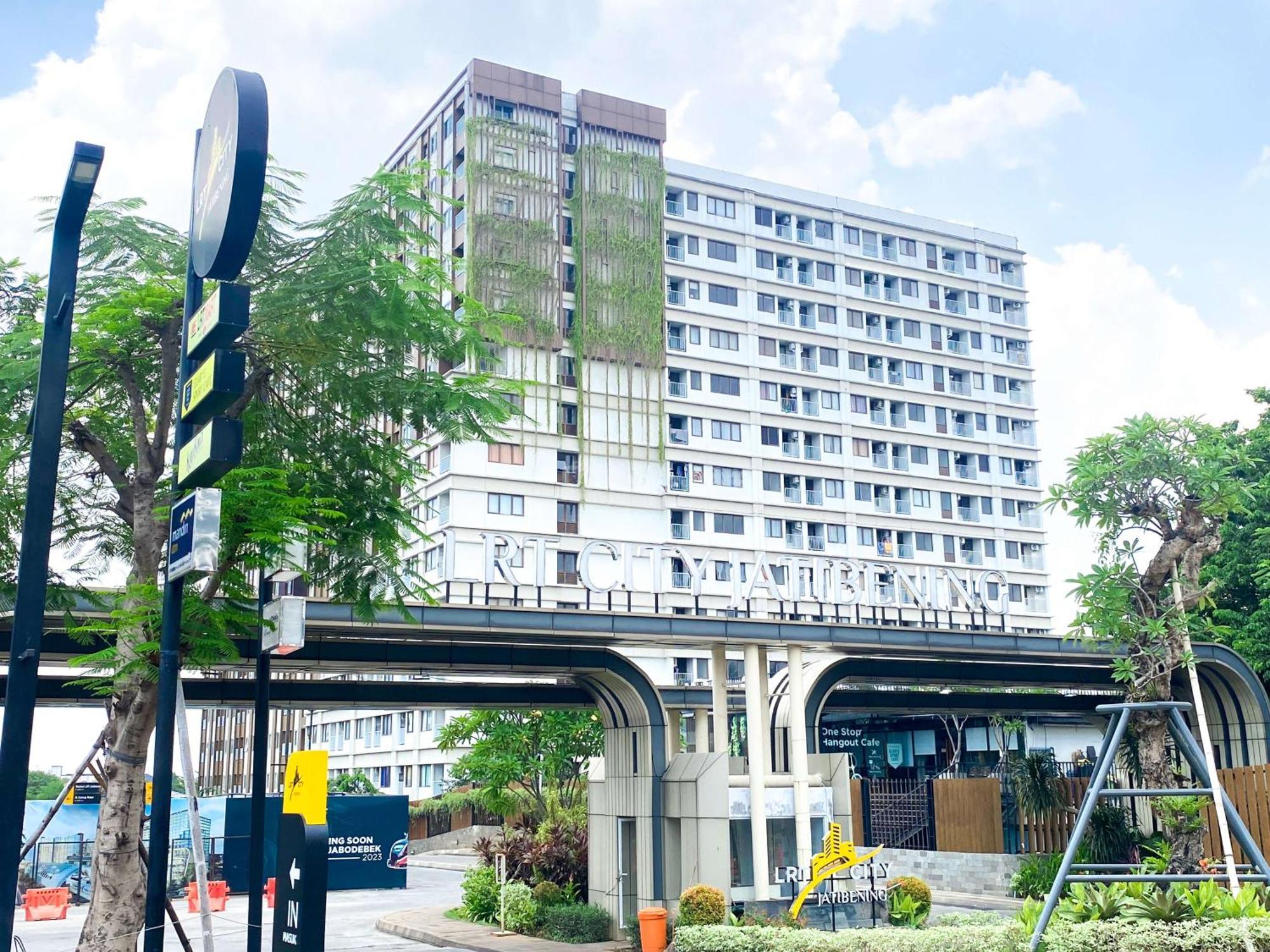 Comfy And Modern Look 1br Gateway Park Lrt By Travelio * Bekasi
